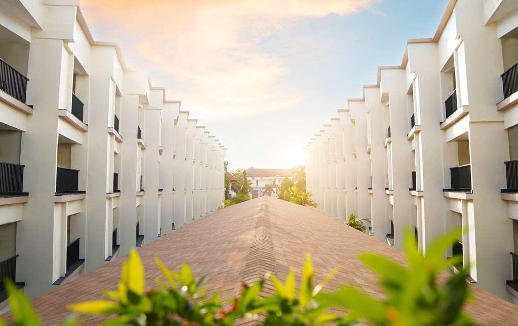 Hotel Park Regis Kuta à Kuta Lombok Extérieur photo