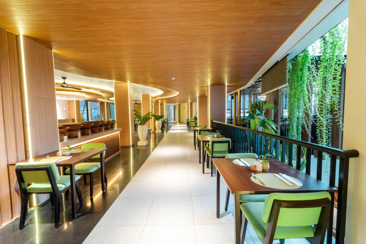 Hotel Park Regis Kuta à Kuta Lombok Extérieur photo