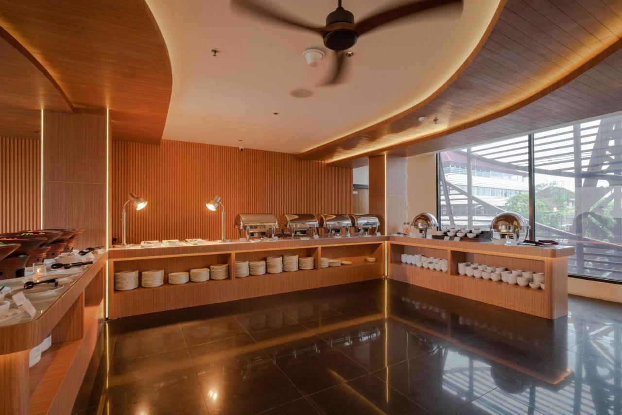 Hotel Park Regis Kuta à Kuta Lombok Extérieur photo