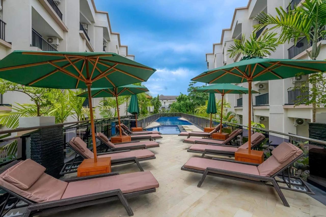 Hotel Park Regis Kuta à Kuta Lombok Extérieur photo