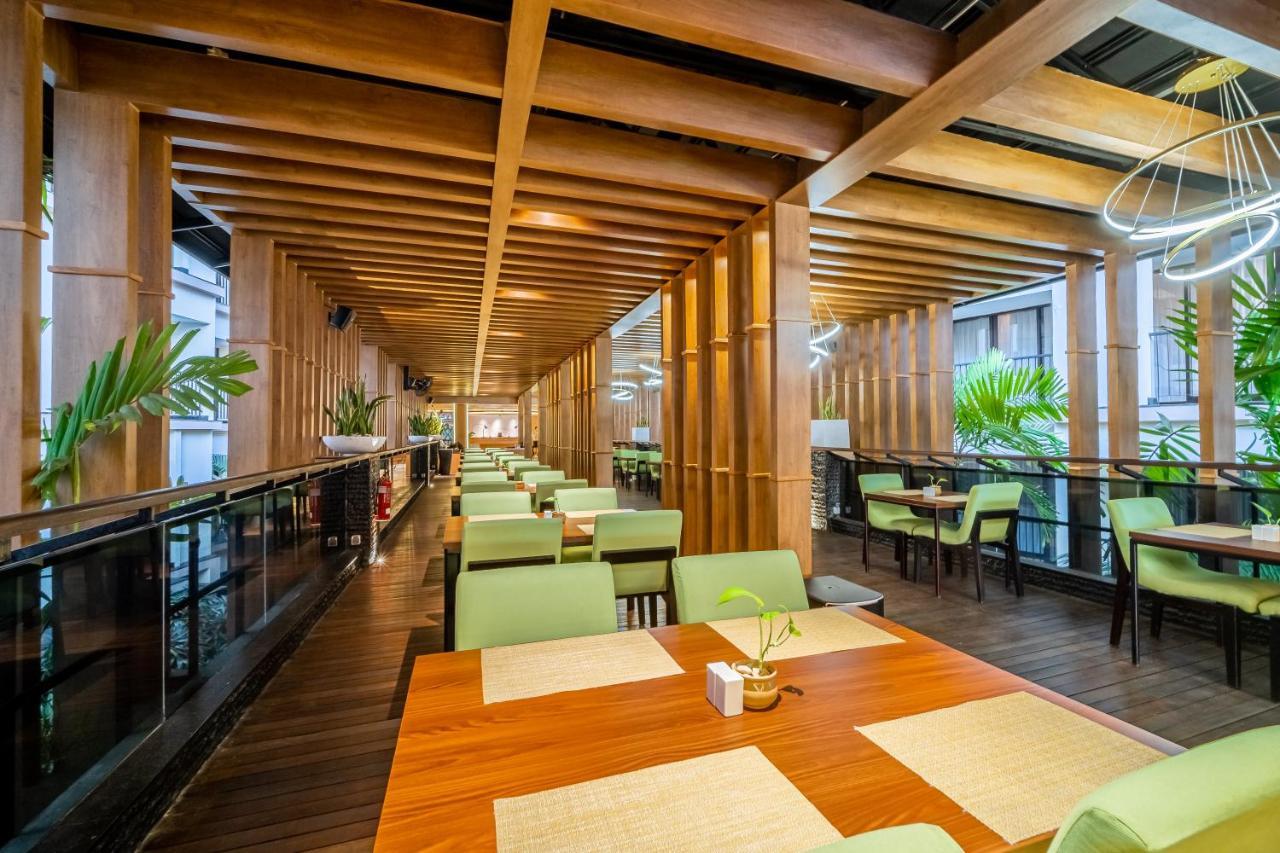 Hotel Park Regis Kuta à Kuta Lombok Extérieur photo