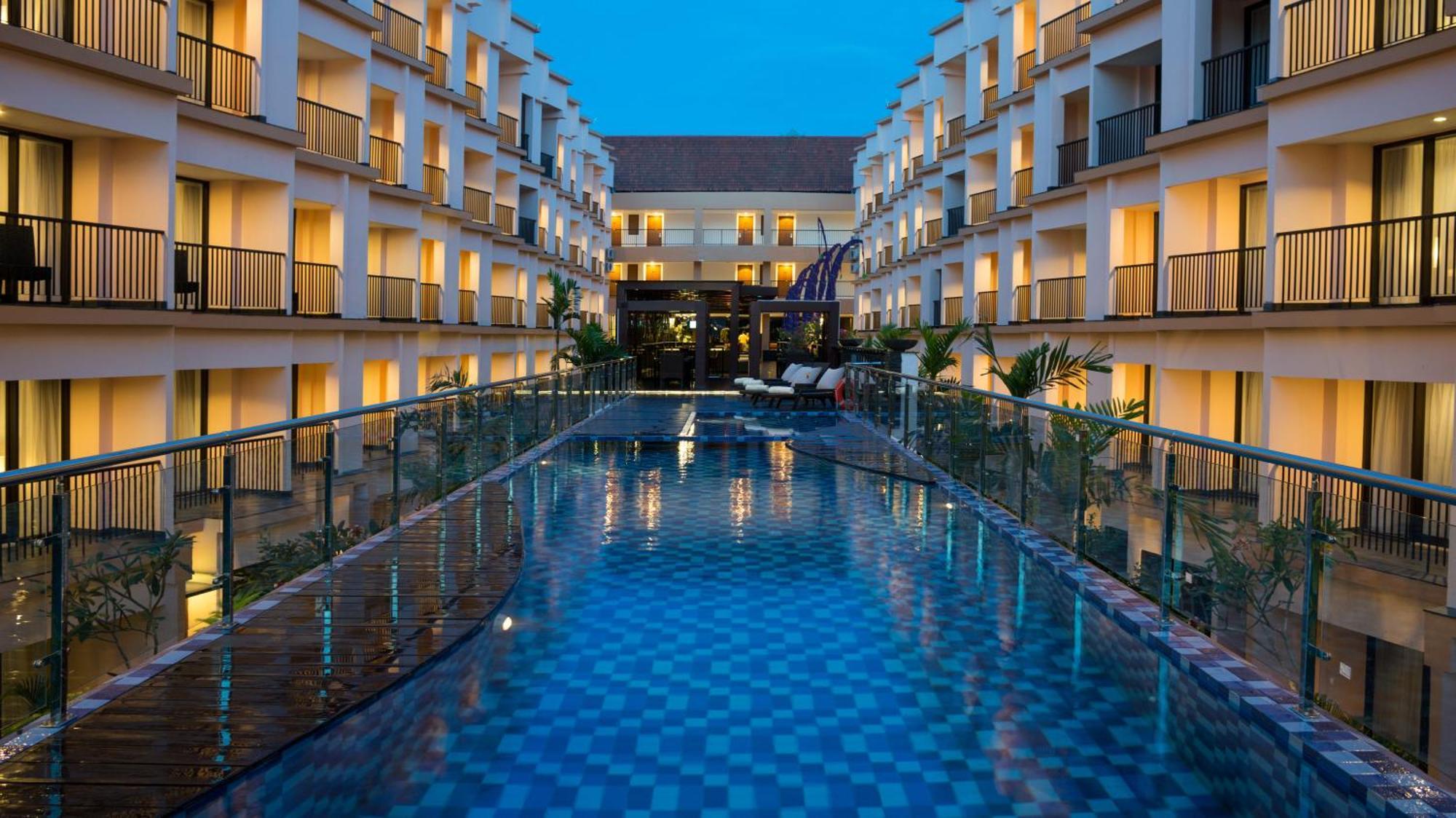 Hotel Park Regis Kuta à Kuta Lombok Extérieur photo